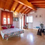 度假居 Near Milan With Swimming Pool