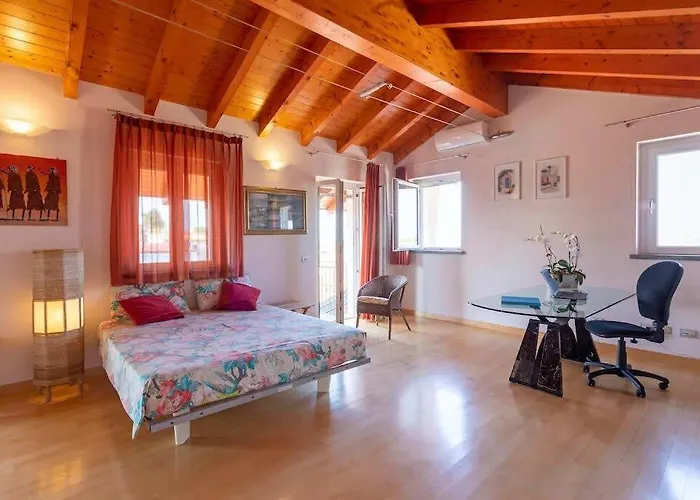 度假居 Near Milan With Swimming Pool